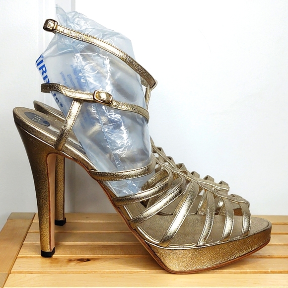 🪙Brian Atwood 11 M Gold 🪙 Party Sandals 🥳🎉 🆕 - Picture 2 of 8